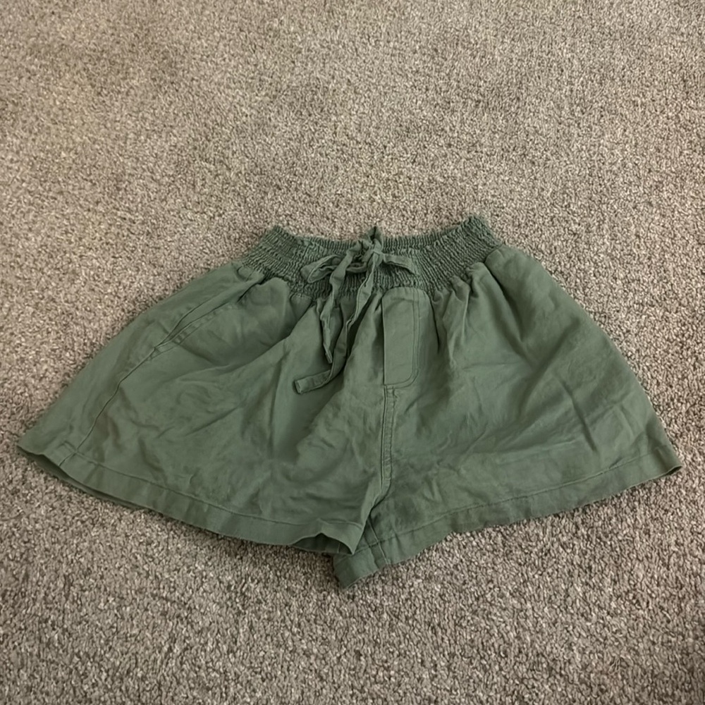 Love tree olive green breeze linen shorts